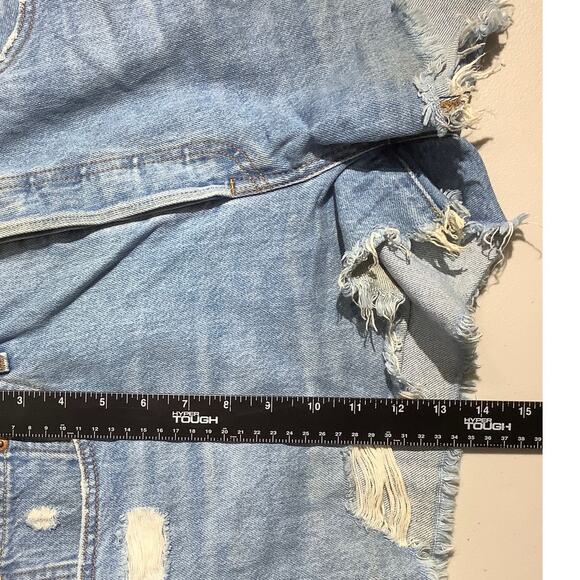 Levi’s 501 Distressed Denim Shorts Women’s 32W — High Rise, Button Fly, Cutoff - Picture 7 of 9